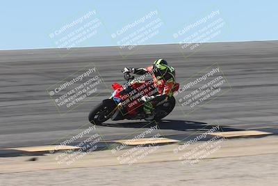 media/Oct-13-2025-Moto Forza (Mon) [[a66d839500]]/3-B Group/Session 2 (Bowl)/